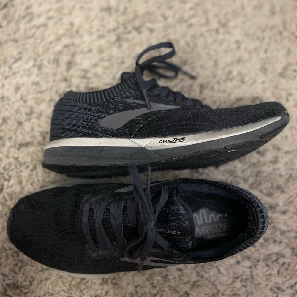 Brooks Ricochet Size 8 women’s